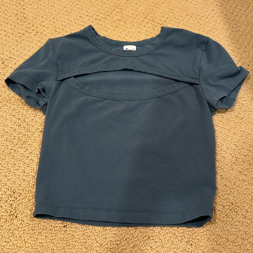 Aritzia TNA tee shirt